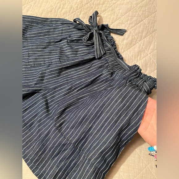 Shorts - Picture 3 of 4